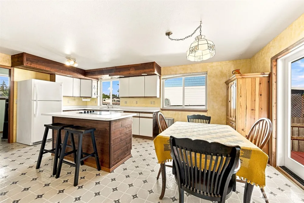 112 Canal Drive NE Ocean Shores, WA 98569