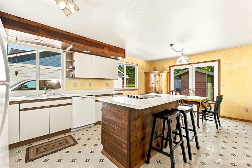 112 Canal Drive NE Ocean Shores, WA 98569