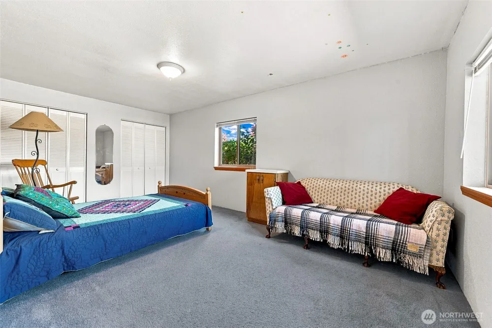112 Canal Drive NE Ocean Shores, WA 98569