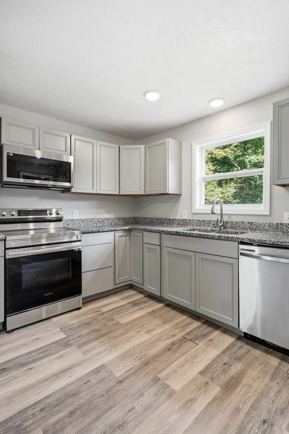 4350 S Creek Dr Cookeville, TN 38506