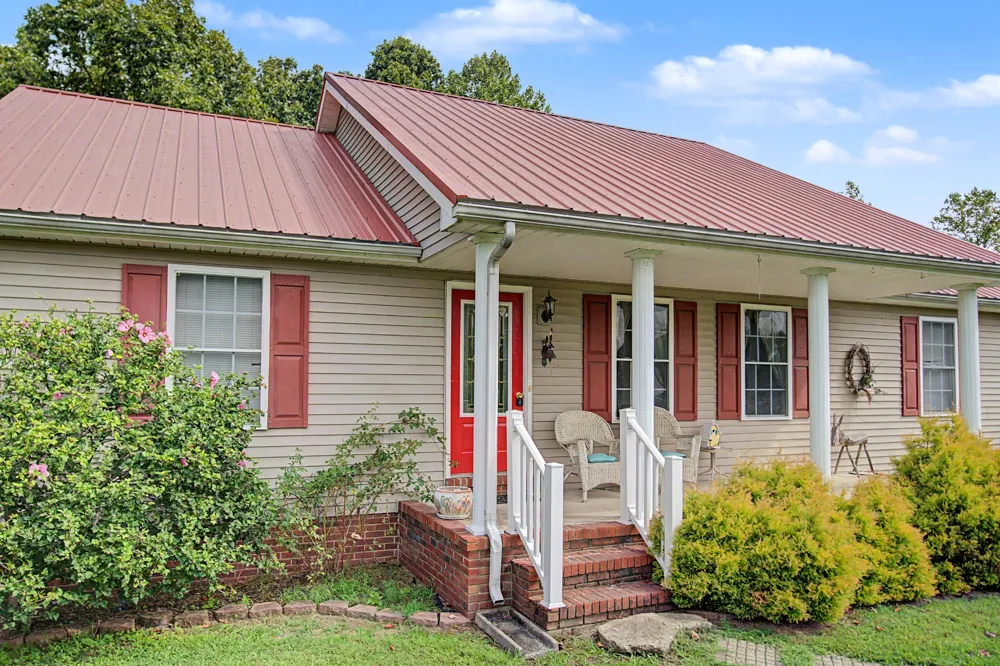8229 Galen Rd Lafayette, TN 37083