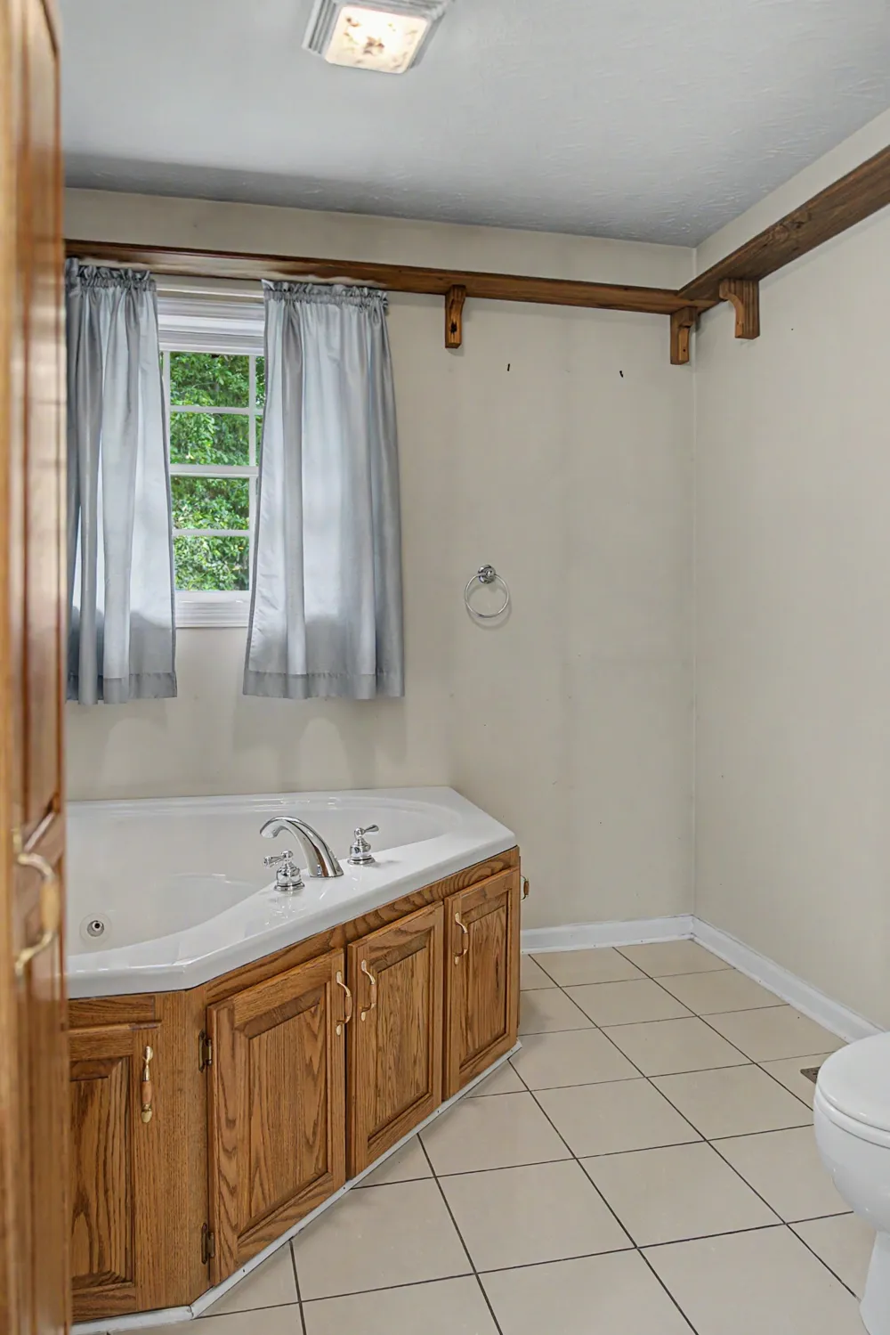 8229 Galen Rd Lafayette, TN 37083