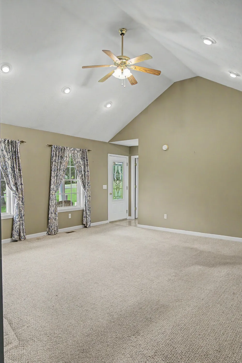 8229 Galen Rd Lafayette, TN 37083