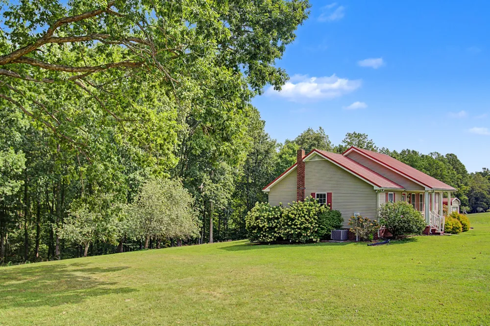 8229 Galen Rd Lafayette, TN 37083