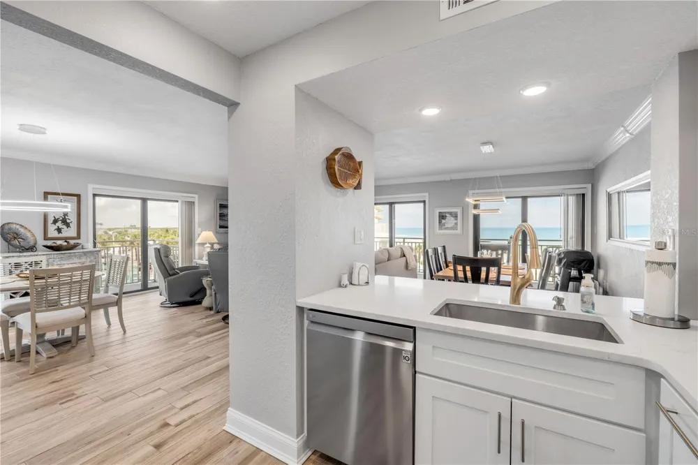 5207 S ATLANTIC AVENUE #321 New Smyrna Beach, FL 32169