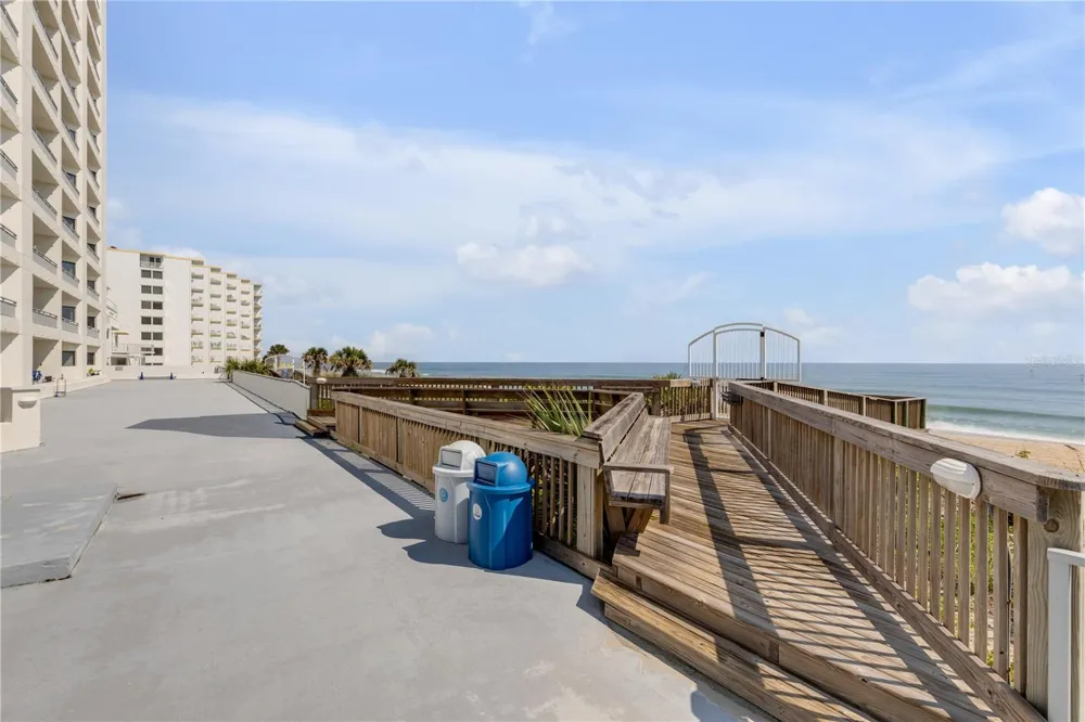 5207 S ATLANTIC AVENUE #321 New Smyrna Beach, FL 32169