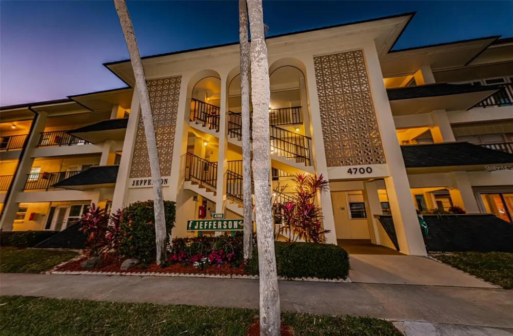 4700 COVE CIRCLE #110 St Petersburg, FL 33708