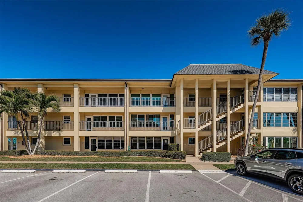 4700 COVE CIRCLE #110 St Petersburg, FL 33708