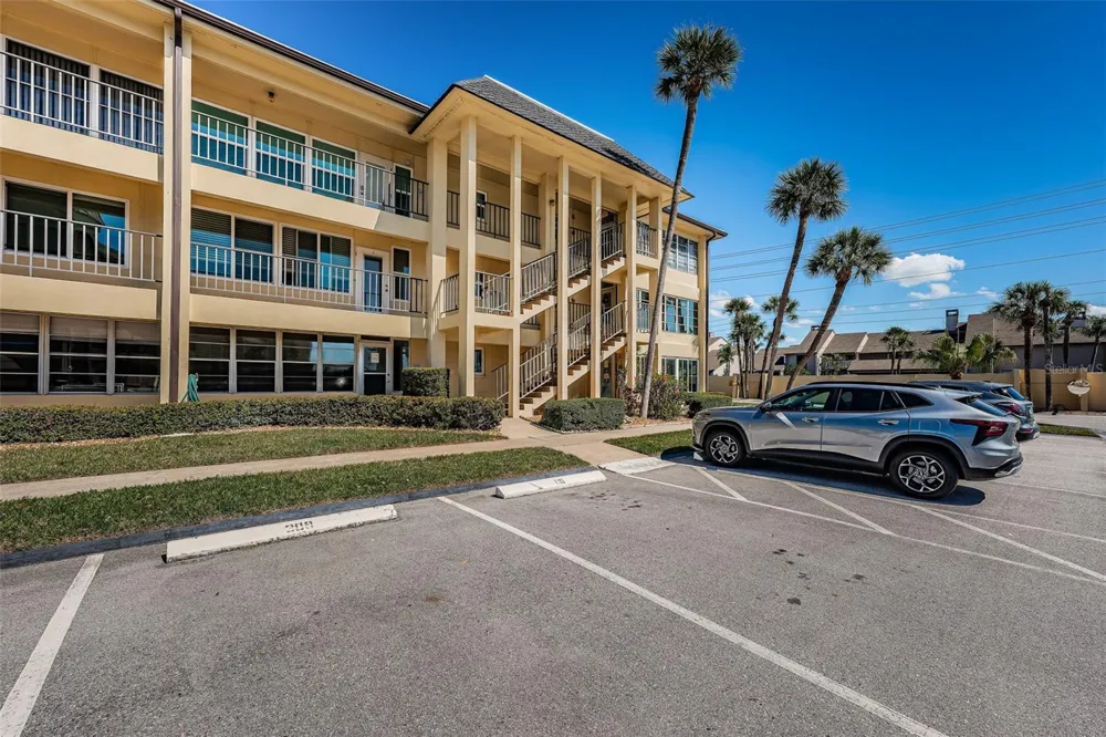4700 COVE CIRCLE #110 St Petersburg, FL 33708