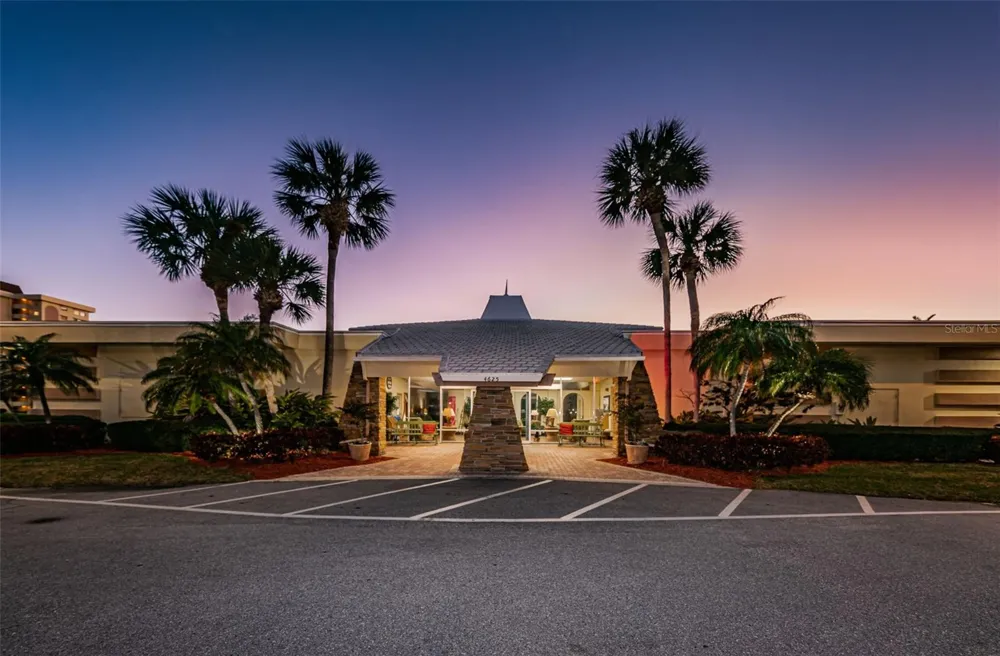 4700 COVE CIRCLE #110 St Petersburg, FL 33708