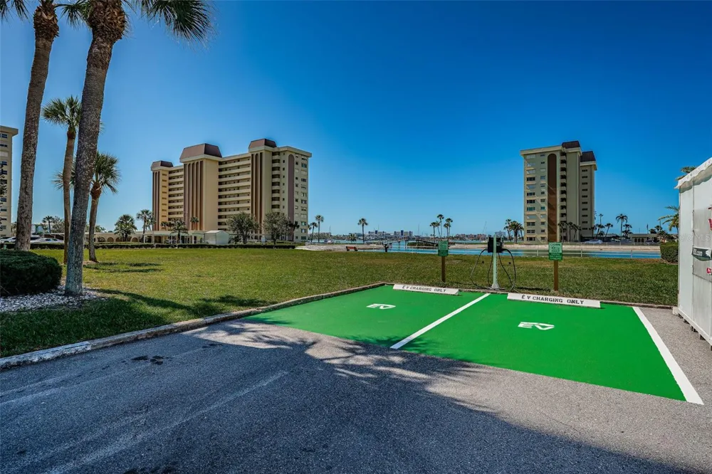 4700 COVE CIRCLE #110 St Petersburg, FL 33708