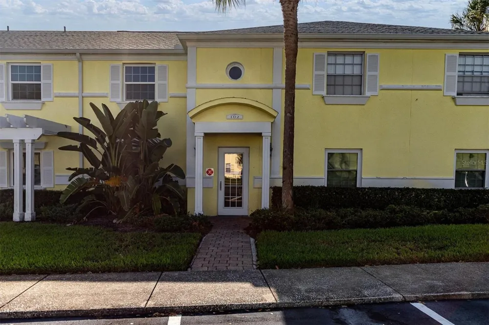 102 POMPANO DRIVE SE #C St Petersburg, FL 33705