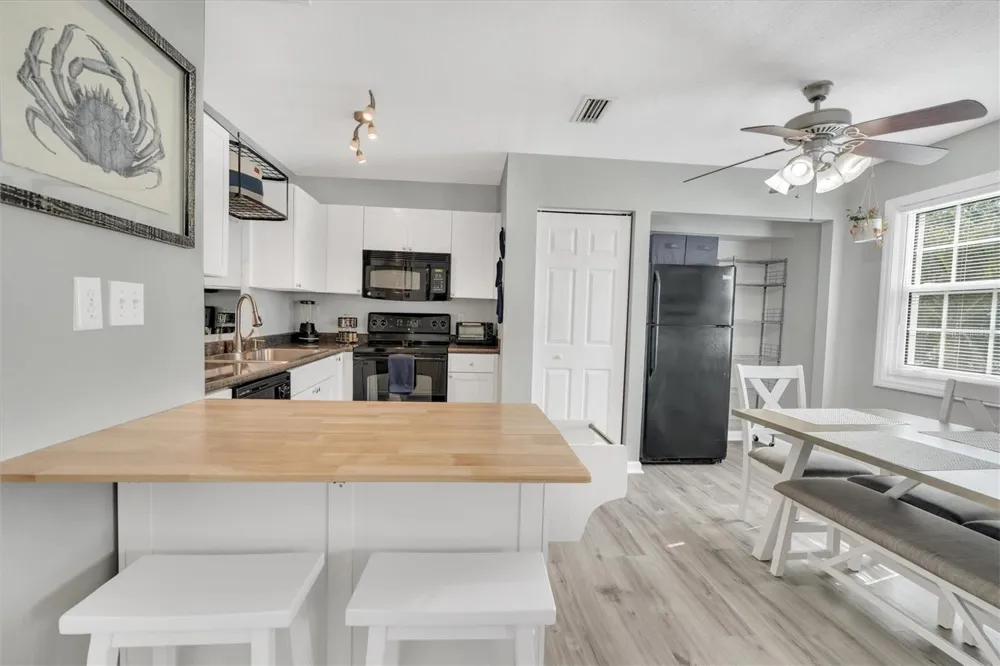 102 POMPANO DRIVE SE #C St Petersburg, FL 33705