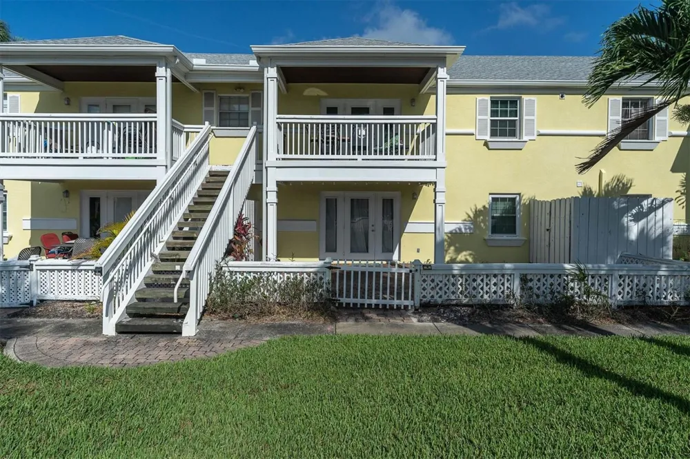 102 POMPANO DRIVE SE #C St Petersburg, FL 33705