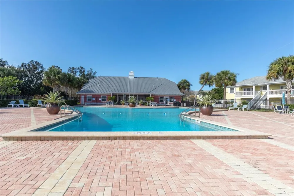 102 POMPANO DRIVE SE #C St Petersburg, FL 33705