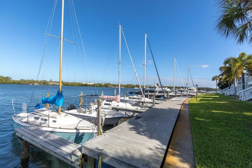 102 POMPANO DRIVE SE #C St Petersburg, FL 33705