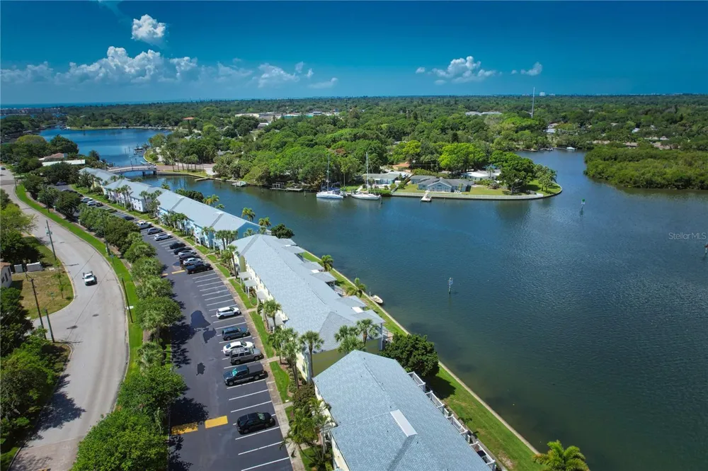 102 POMPANO DRIVE SE #C St Petersburg, FL 33705