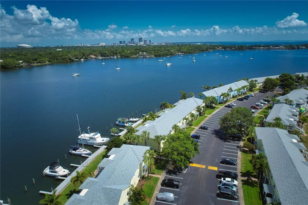 102 POMPANO DRIVE SE #C St Petersburg, FL 33705