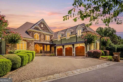 2927 Orchard Knob SE