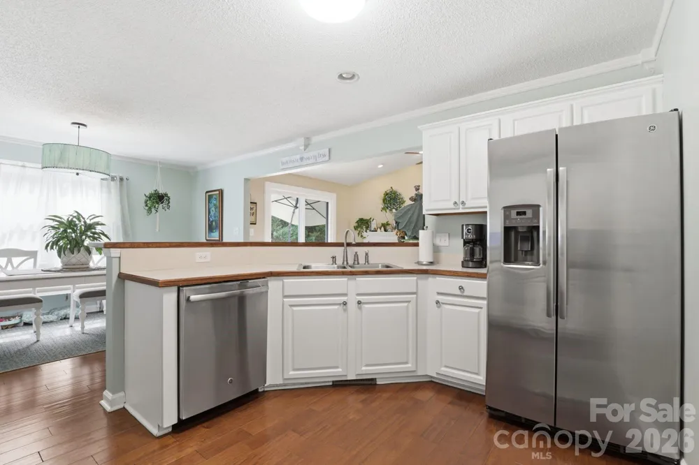 2918 24th Street Drive NE Hickory, NC 28601