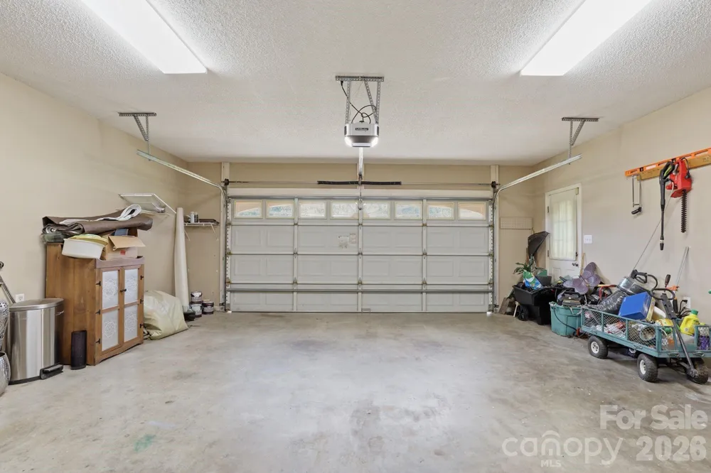 2918 24th Street Drive NE Hickory, NC 28601
