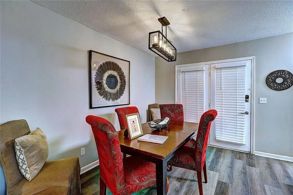 213 High Creek Drive Roswell, GA 30076