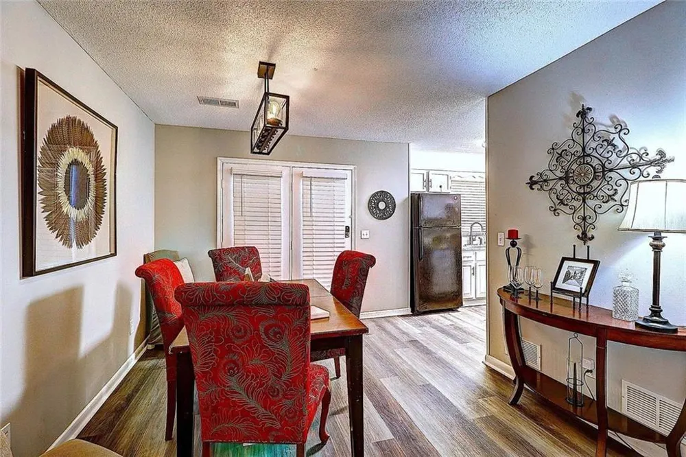 213 High Creek Drive Roswell, GA 30076