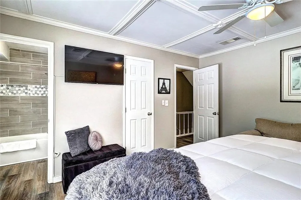 213 High Creek Drive Roswell, GA 30076