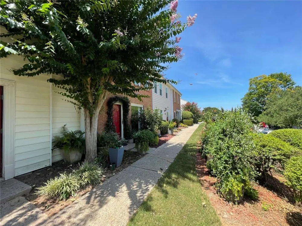 213 High Creek Drive Roswell, GA 30076