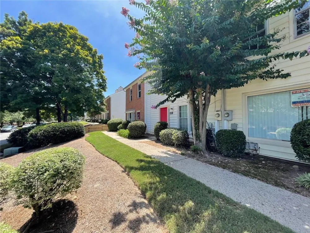 213 High Creek Drive Roswell, GA 30076