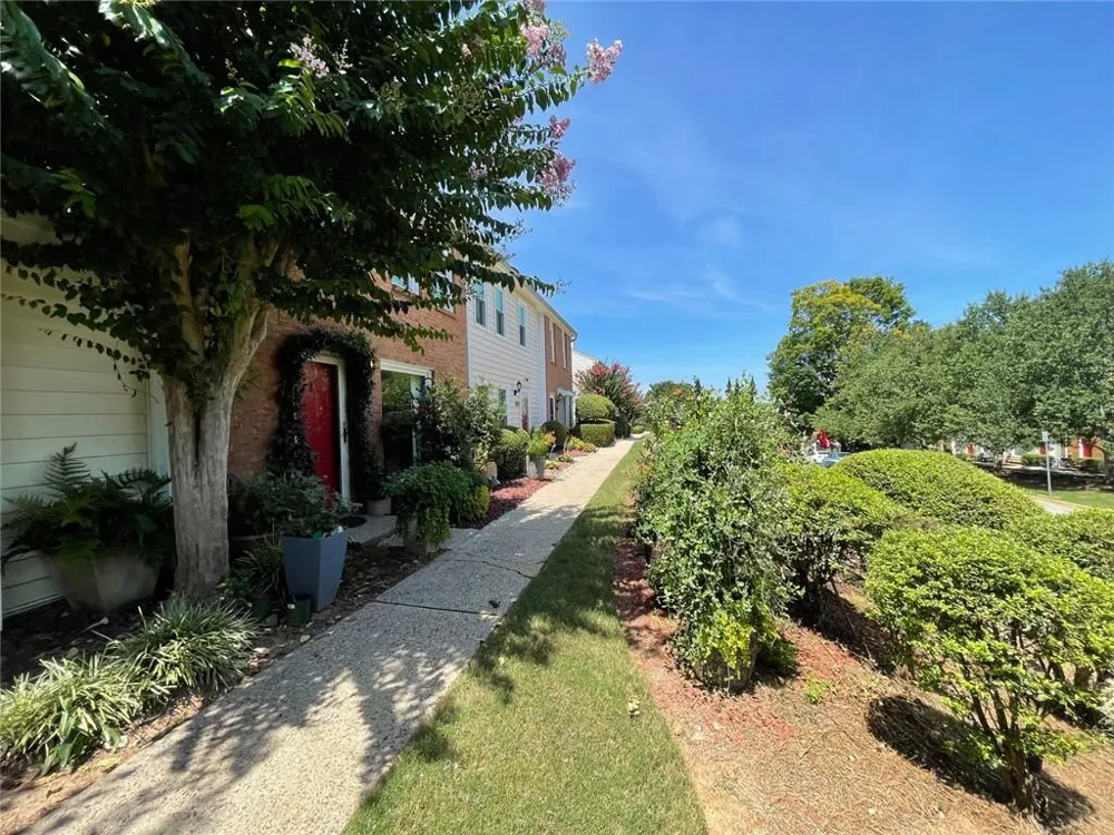 213 High Creek Drive Roswell, GA 30076