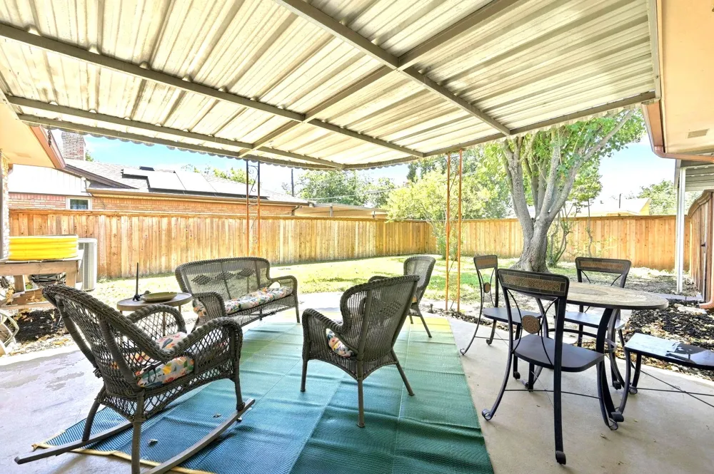 1540 Brook Valley Lane Dallas, TX 75232