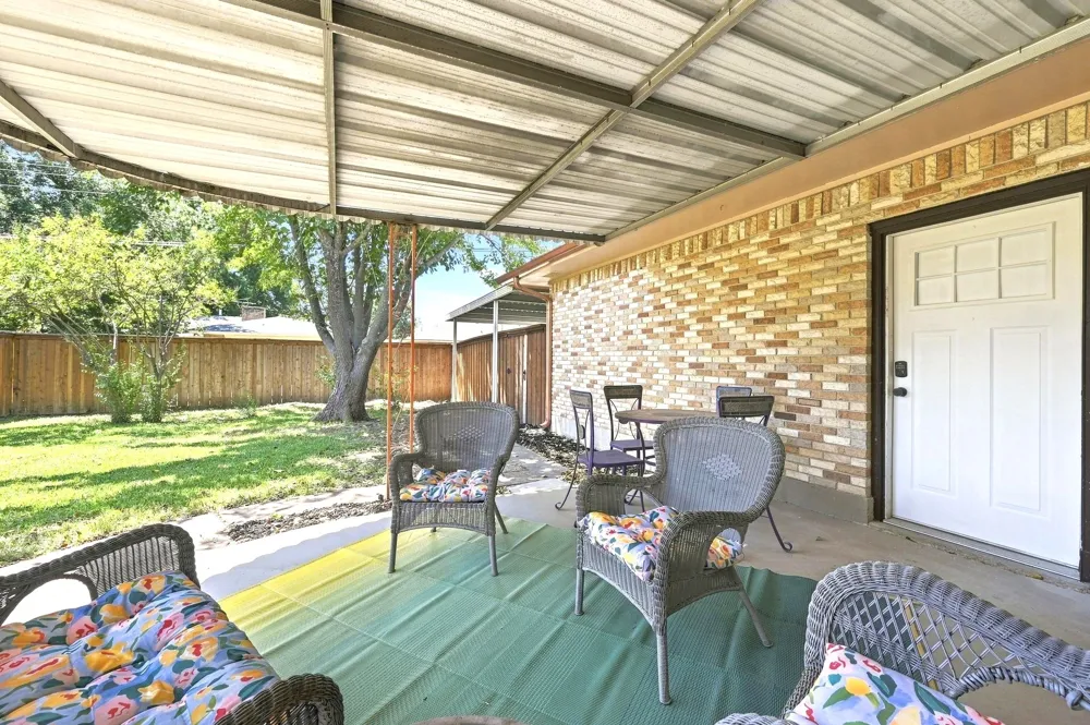 1540 Brook Valley Lane Dallas, TX 75232