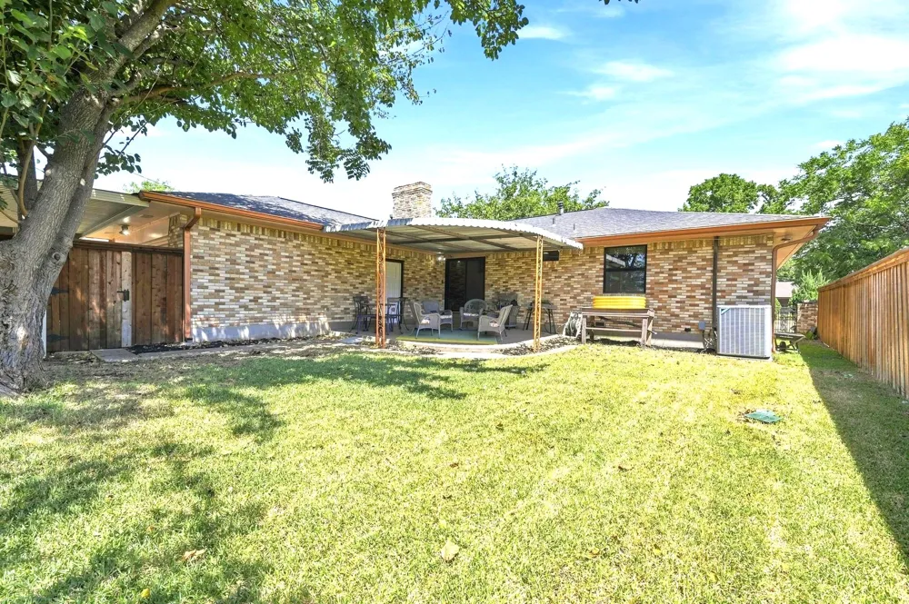 1540 Brook Valley Lane Dallas, TX 75232