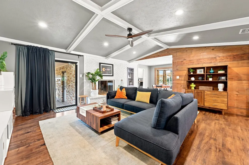1540 Brook Valley Lane Dallas, TX 75232