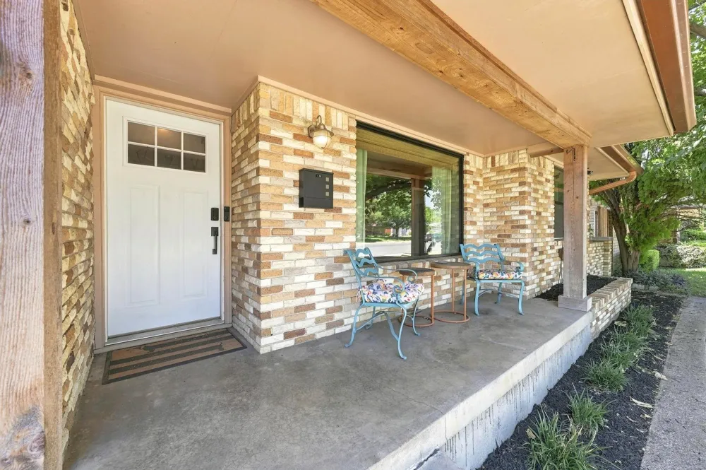 1540 Brook Valley Lane Dallas, TX 75232