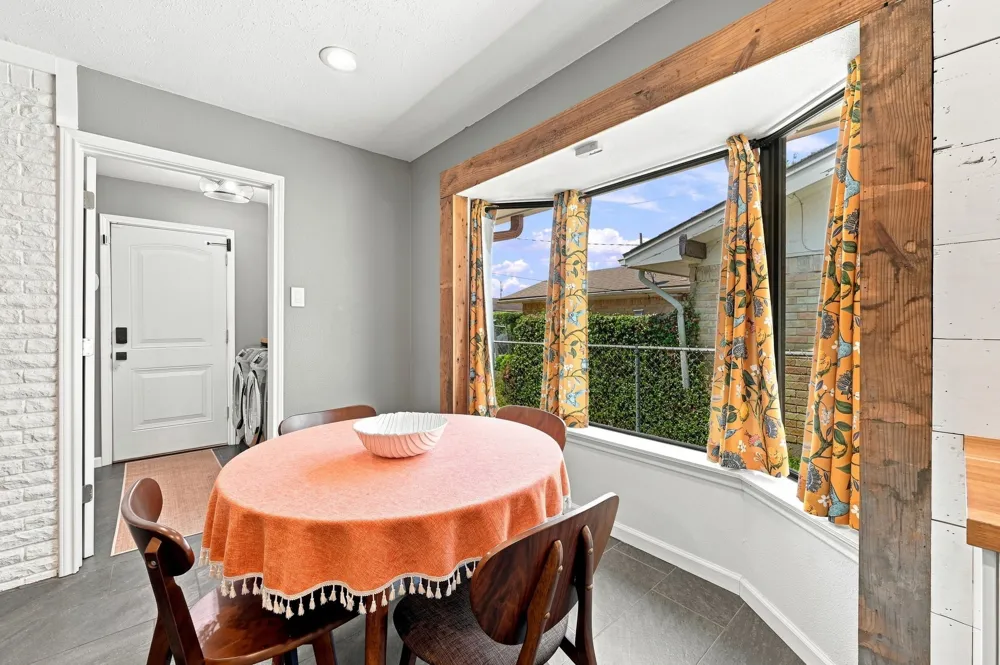 1540 Brook Valley Lane Dallas, TX 75232