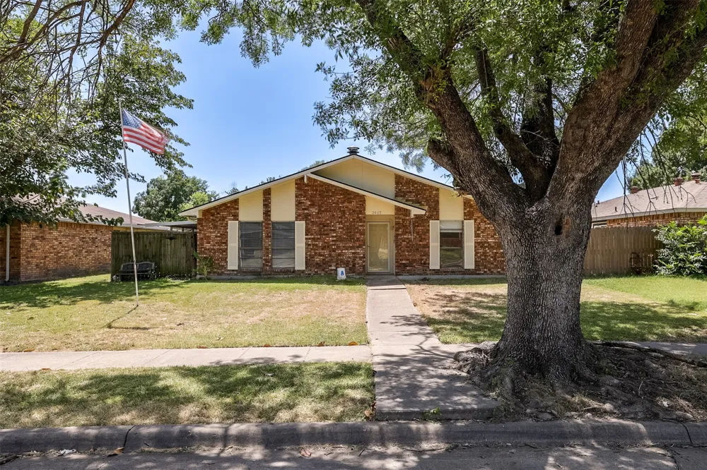 2617 Roman Way Garland, TX 75040