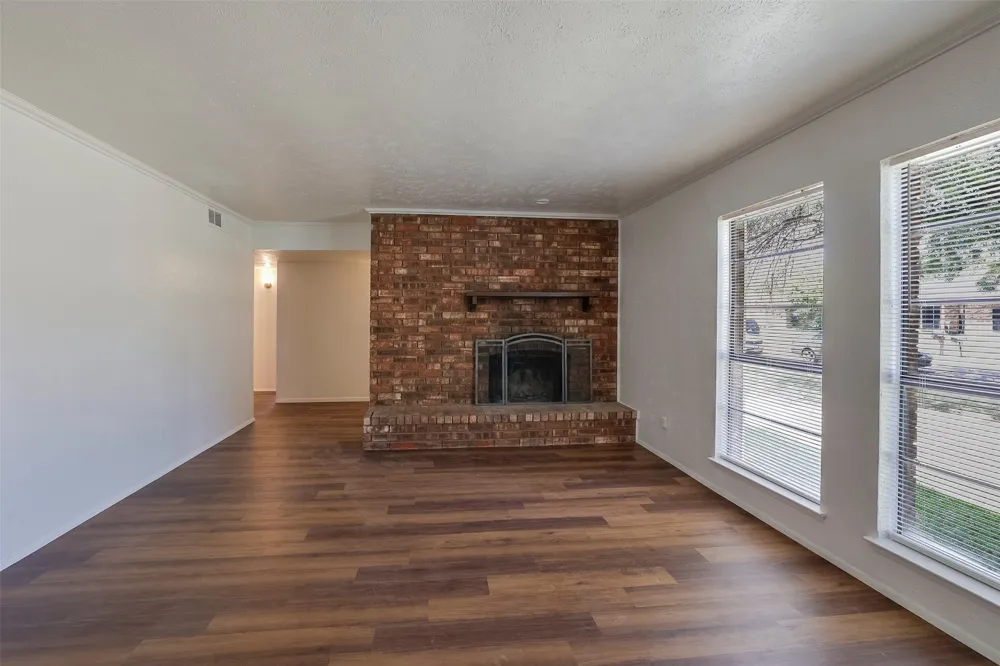 2617 Roman Way Garland, TX 75040