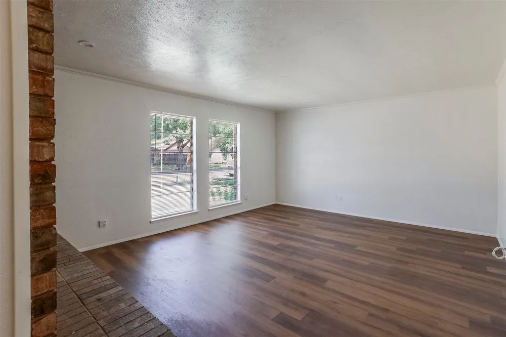 2617 Roman Way Garland, TX 75040