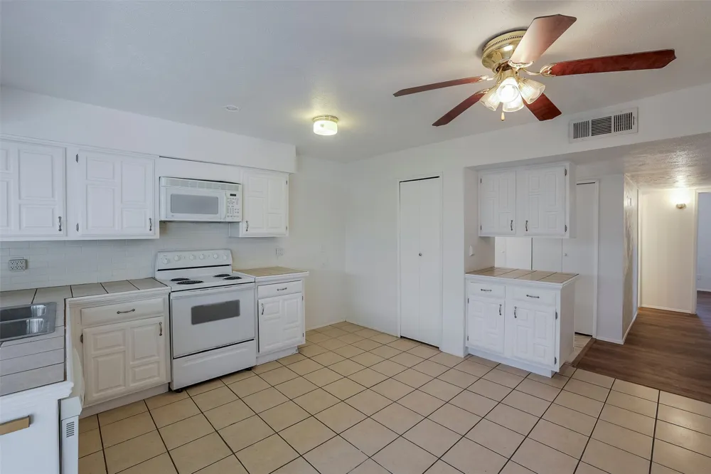 2617 Roman Way Garland, TX 75040