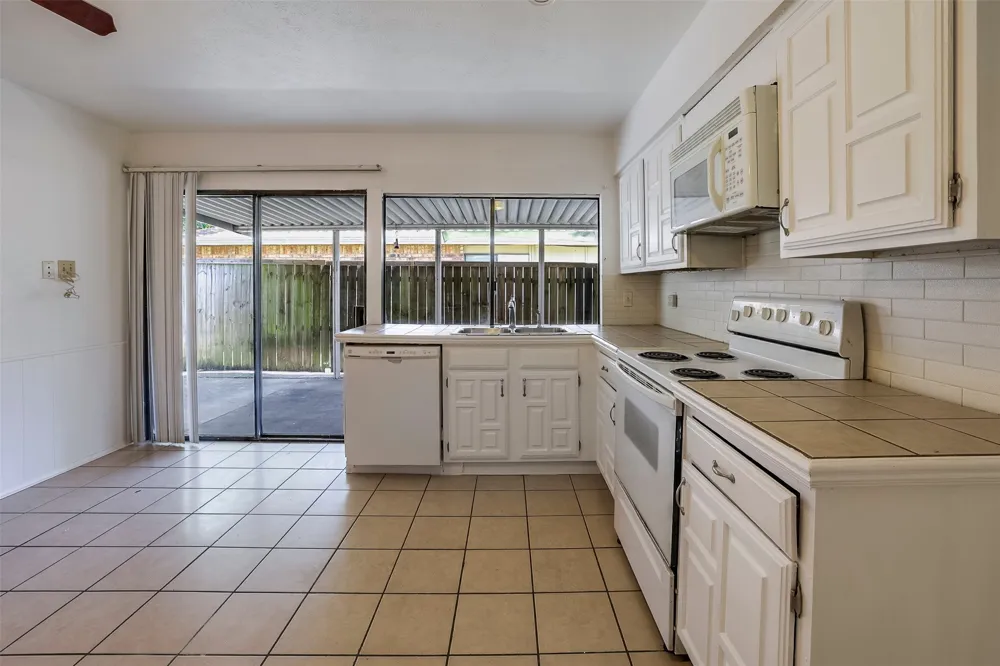2617 Roman Way Garland, TX 75040
