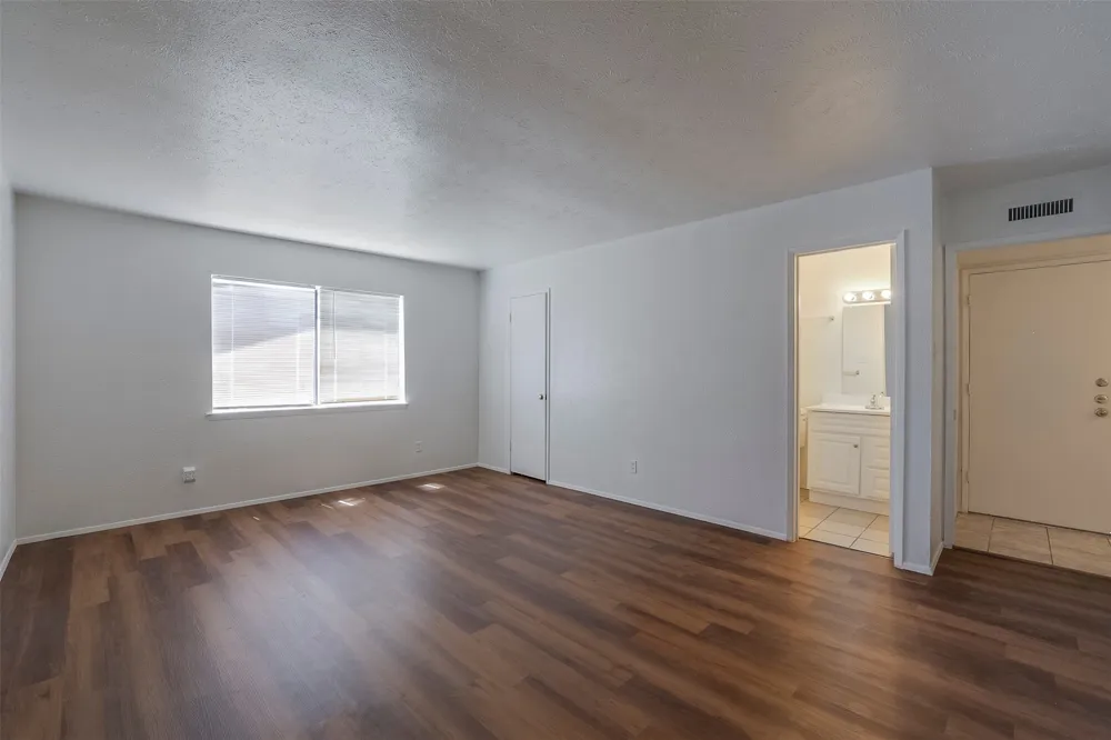 2617 Roman Way Garland, TX 75040