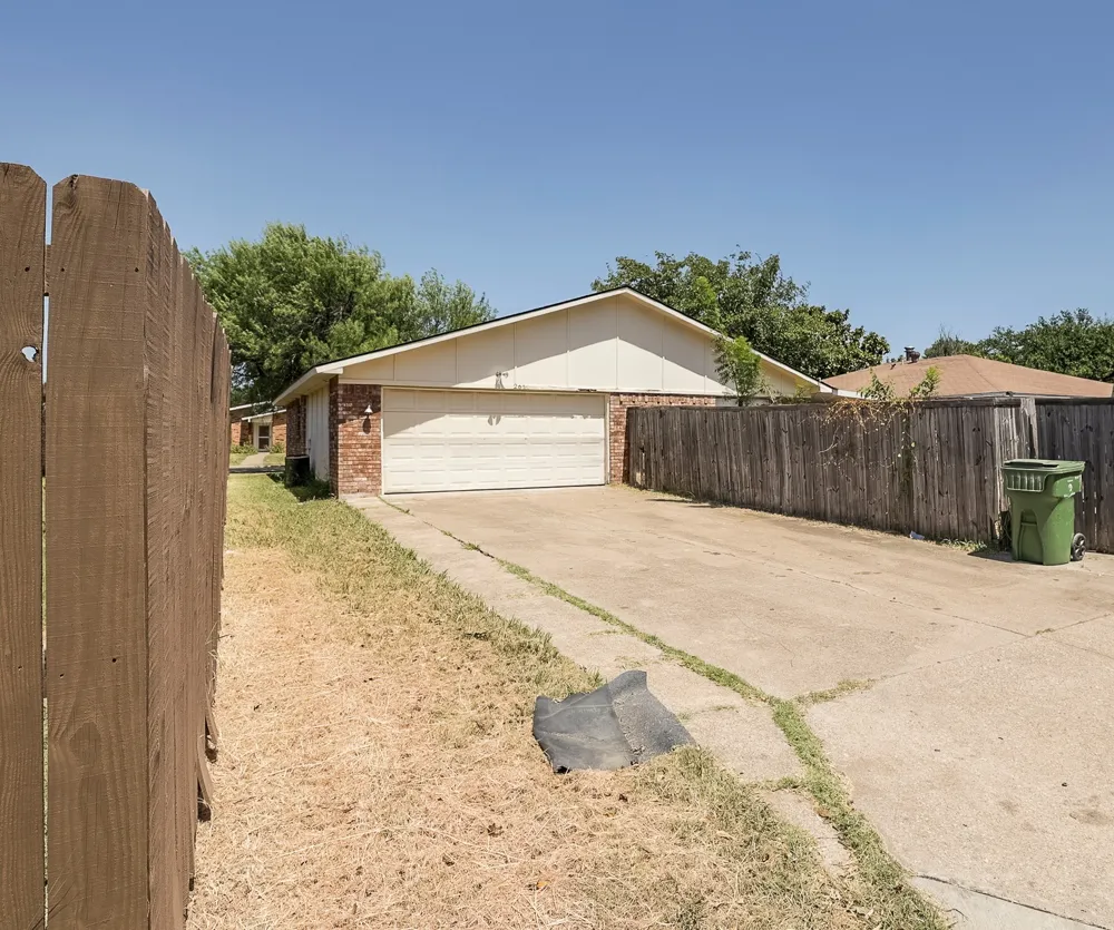2617 Roman Way Garland, TX 75040