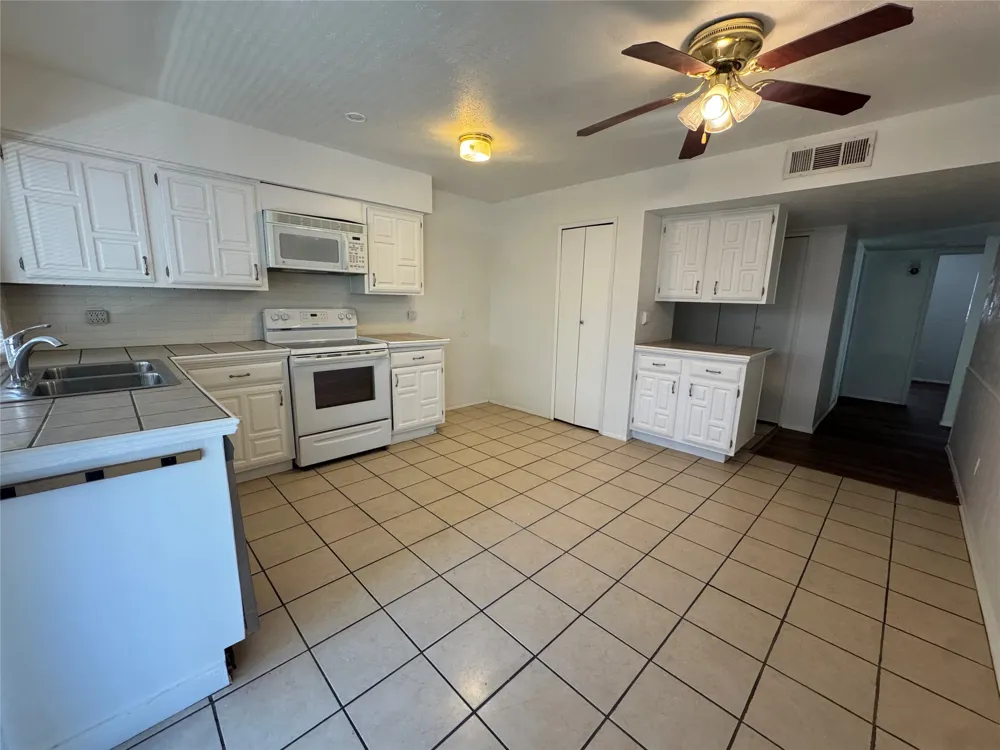 2617 Roman Way Garland, TX 75040