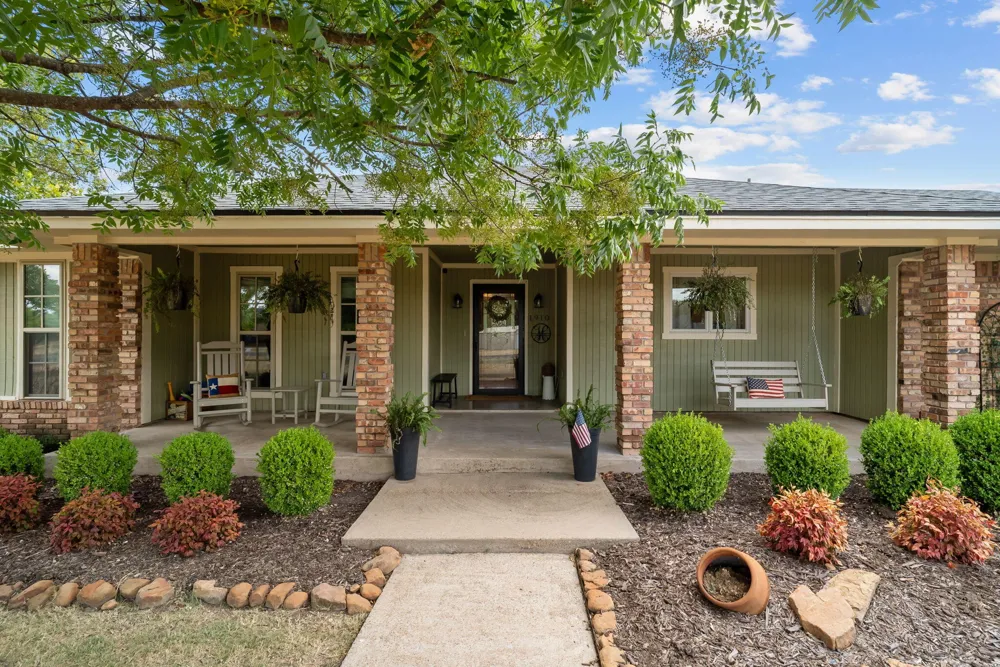 1910 Circleview Drive Weatherford, TX 76087