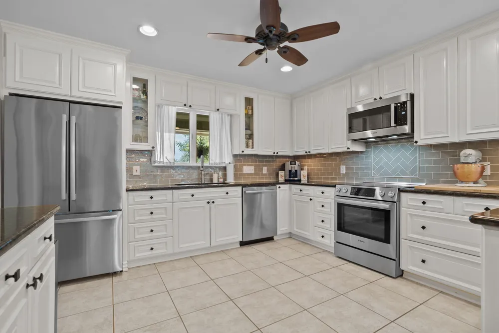 1910 Circleview Drive Weatherford, TX 76087