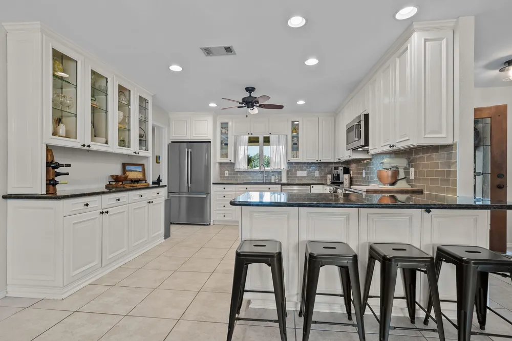 1910 Circleview Drive Weatherford, TX 76087