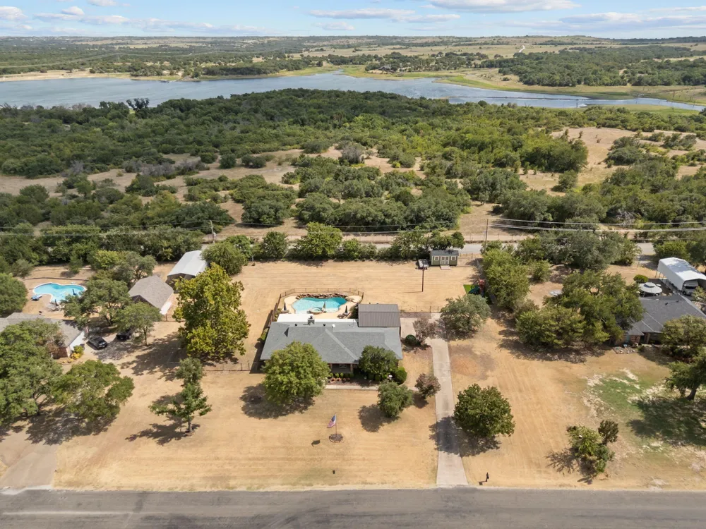 1910 Circleview Drive Weatherford, TX 76087