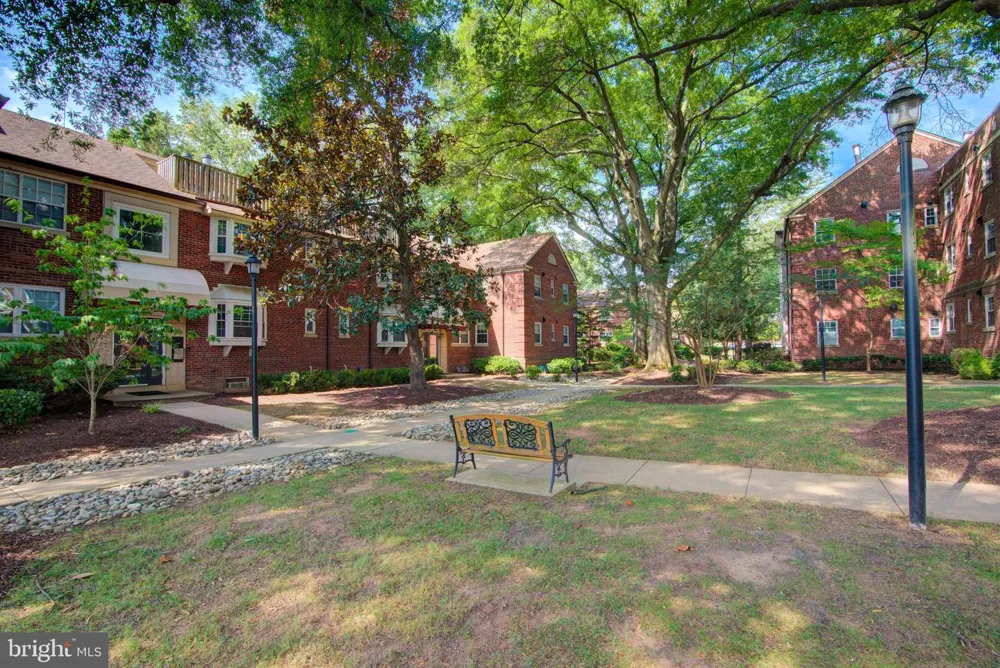 2102 SCOTT STREET #109 Arlington, VA 22209